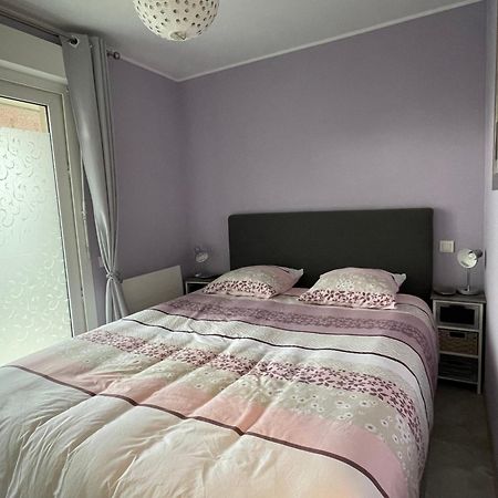 Les Pieds Dans Le Sable Apartment Бре-Дюн Екстериор снимка